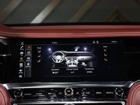Used 2020 Bentley Flying Spur W12 image 31