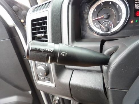 Used 2017 RAM 1500 Express image 28