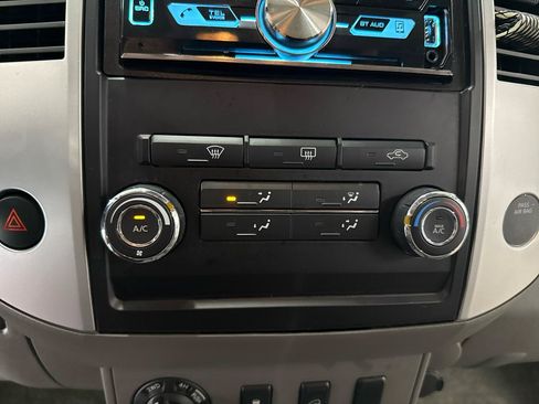 Used 2012 Nissan Frontier SV AWD/4WD image 17