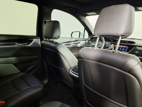 Certified 2024 Cadillac XT6 Premium Luxury FWD image 11