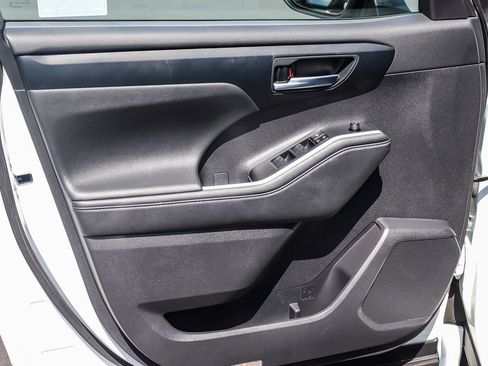 Certified 2024 Toyota Highlander XSE FWD image 27