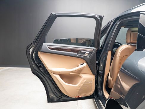 New 2026 Porsche Macan AWD/4WD image 35