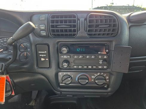 Used 2003 Chevrolet S10 Pickup LS w/ LS Preferred Equipment Group AWD/4WD image 5
