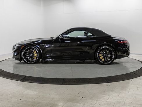 Used 2022 Mercedes-Benz SL 55 AMG 4MATIC w/ Driver Assistance Package image 4