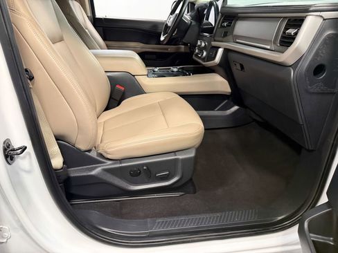 Used 2024 Ford Expedition Max XLT image 63