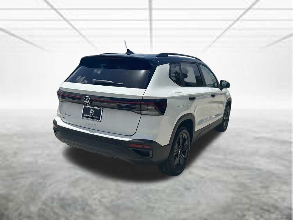New 2026 Volkswagen Taos SE FWD image 6