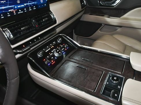 Used 2022 Lincoln Navigator L Reserve image 46