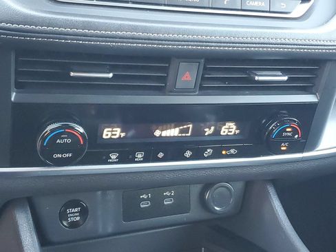 Used 2025 Nissan Rogue SV FWD image 20
