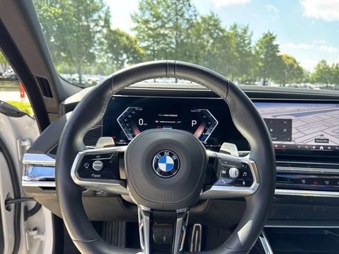 Used 2025 BMW 740i xDrive AWD/4WD image 18
