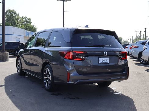 Certified 2025 Honda Odyssey EX-L image 5