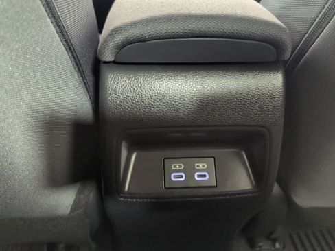 Used 2025 Toyota Corolla LE FWD image 17