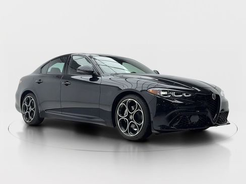 New 2025 Alfa Romeo Giulia image 1