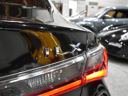 Used 2020 Acura ILX image 6