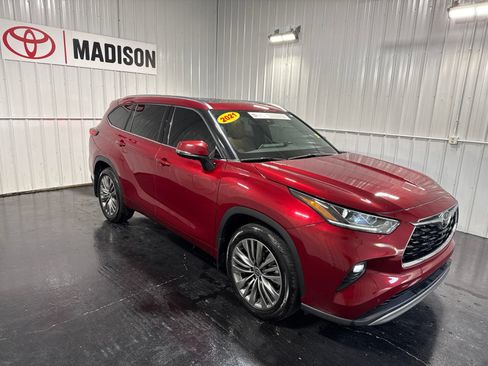 Used 2021 Toyota Highlander Platinum AWD/4WD image 4