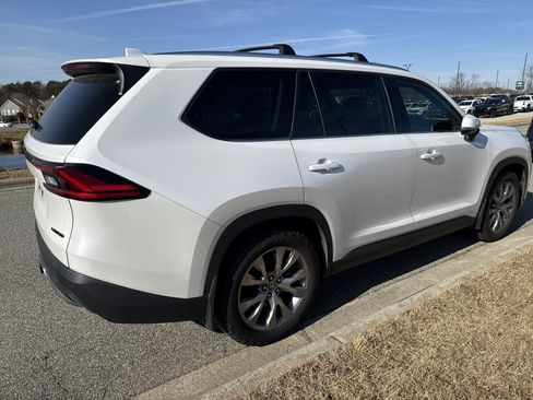 Used 2024 Toyota Grand Highlander Limited image 2