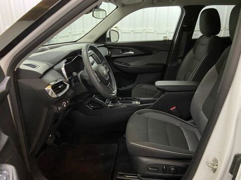 Used 2023 Chevrolet TrailBlazer LT FWD image 28