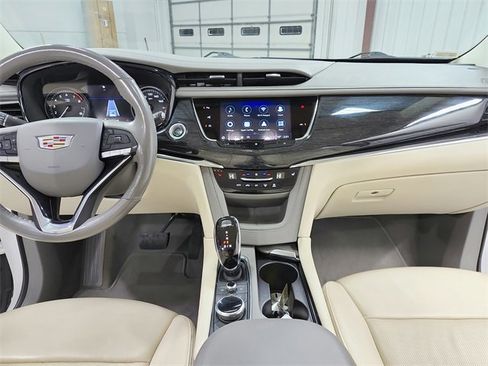Used 2021 Cadillac XT6 Premium Luxury image 28