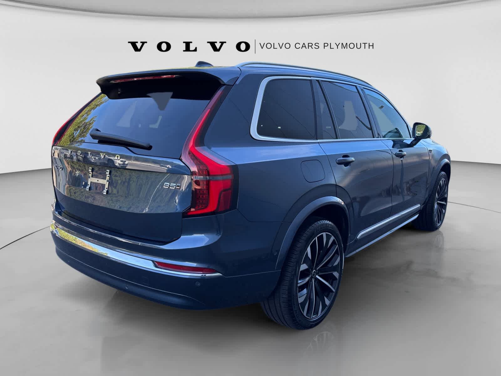Used 2025 Volvo XC90 B5 Plus AWD/4WD image 7