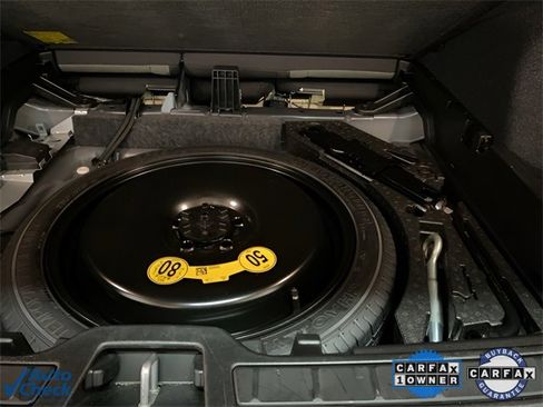 Used 2025 Volvo XC40 B5 Core image 76