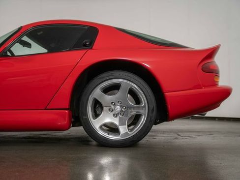 Used 2002 Dodge Viper GTS RWD image 12