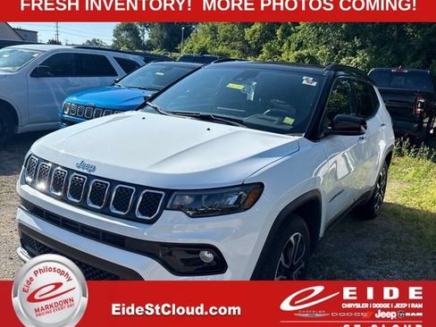Used 2024 Jeep Compass Limited AWD/4WD image 1