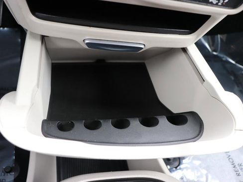 Used 2023 Chrysler Pacifica Touring-L image 45