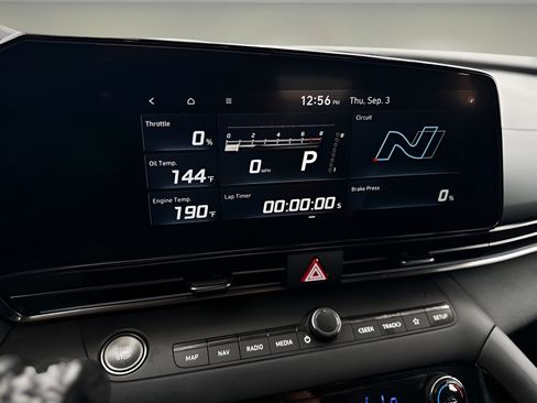 Used 2022 Hyundai Elantra N FWD image 8