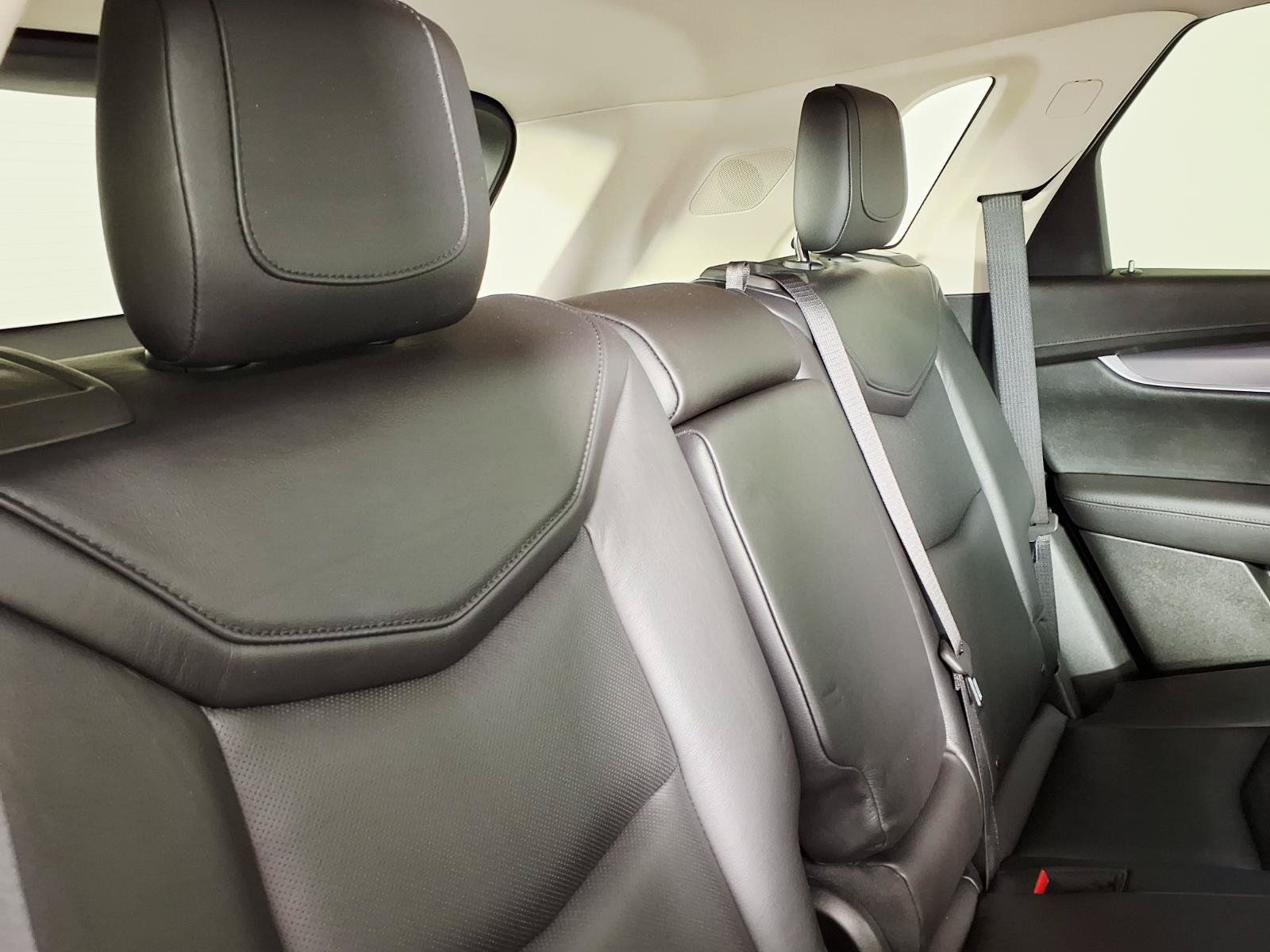 Used 2017 Cadillac XT5 Luxury FWD image 12