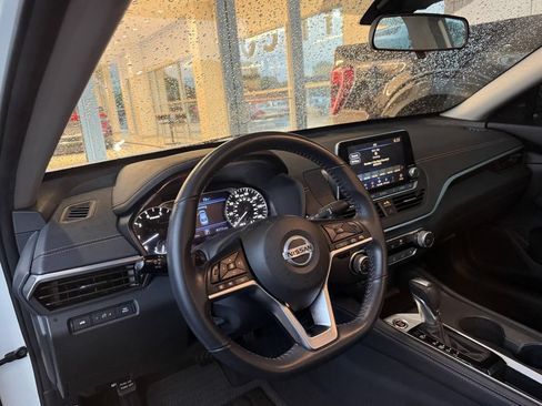 Used 2022 Nissan Altima 2.5 SR FWD image 10