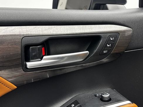 Used 2023 Toyota Highlander Platinum AWD/4WD image 19