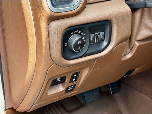 Used 2019 RAM 1500 Laramie image 10