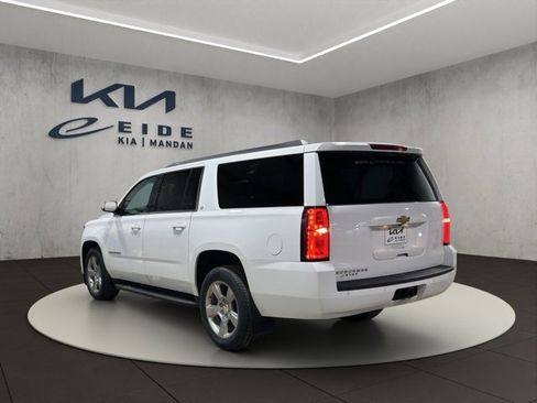 Used 2017 Chevrolet Suburban LT image 7