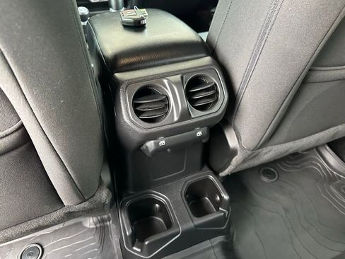 Used 2023 Jeep Wrangler Unlimited Sport image 21