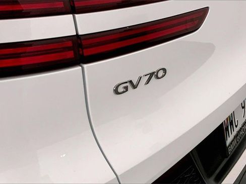 Used 2023 Genesis GV70 2.5T w/ Advanced Package image 30