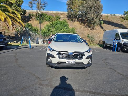 Used 2024 Subaru Crosstrek 2.0i Premium w/ Crosstrek Mirror Package AWD/4WD image 2