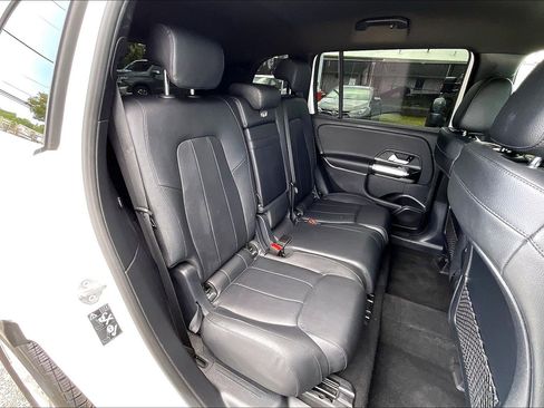 Used 2021 Mercedes-Benz GLB 250 image 31