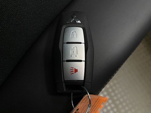 New 2026 Mitsubishi Outlander ES image 32