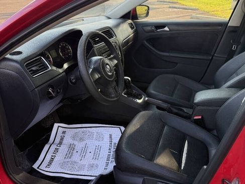 Used 2012 Volkswagen Jetta SE FWD image 11