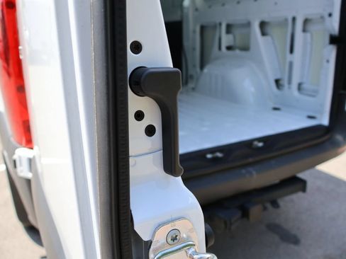 Used 2025 Mercedes-Benz Sprinter 2500 image 18