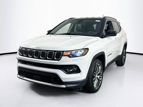Used 2023 Jeep Compass Limited w/ Elite Group AWD/4WD image 1