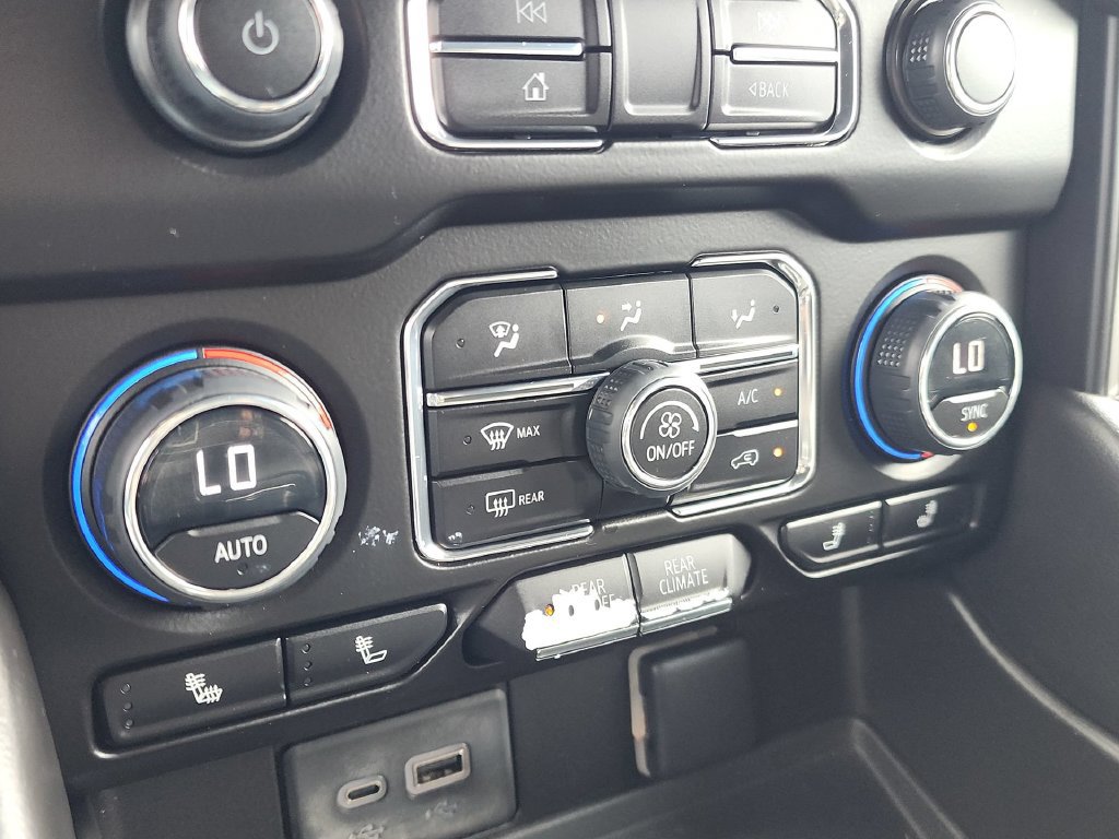 Used 2023 Chevrolet Tahoe LT w/ Luxury Package RWD image 18