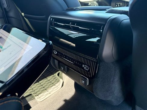Used 2024 Jeep Grand Wagoneer L Series III w/ Rear Seat Video Group 1 AWD/4WD image 41