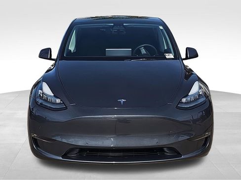 Used 2022 Tesla Model Y Long Range image 8