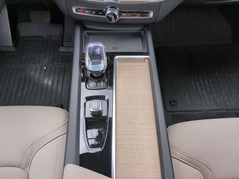 New 2026 Volvo XC60 B5 Plus w/ Protection Package Premier image 17