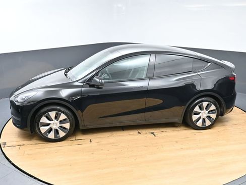 Used 2023 Tesla Model Y 2WD image 51