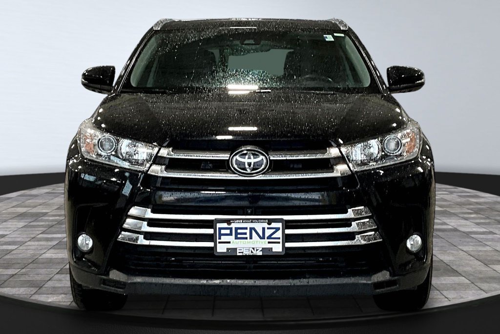 Used 2017 Toyota Highlander Limited Platinum AWD/4WD image 2