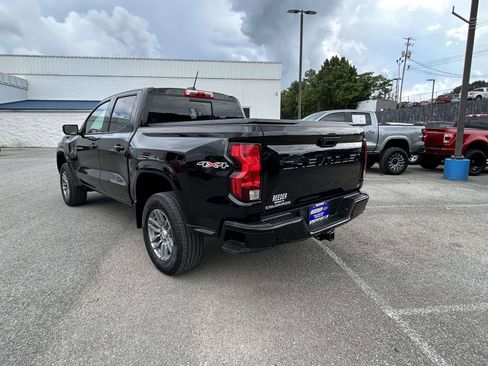 Used 2023 Chevrolet Colorado LT w/ LT Convenience Package II AWD/4WD image 5