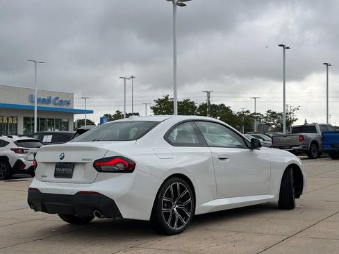 Used 2024 BMW 230i Coupe w/ Convenience Package RWD image 7
