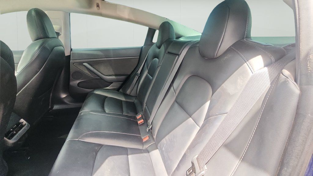 Used 2022 Tesla Model 3 RWD image 9