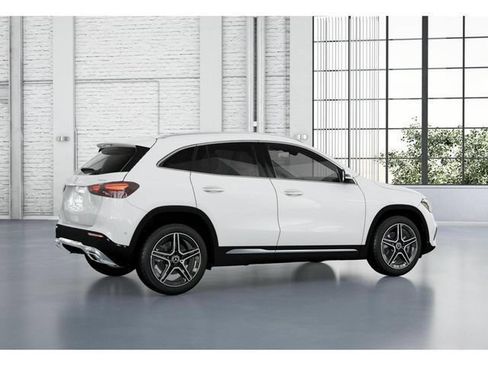 Used 2026 Mercedes-Benz GLA 250 4MATIC image 19